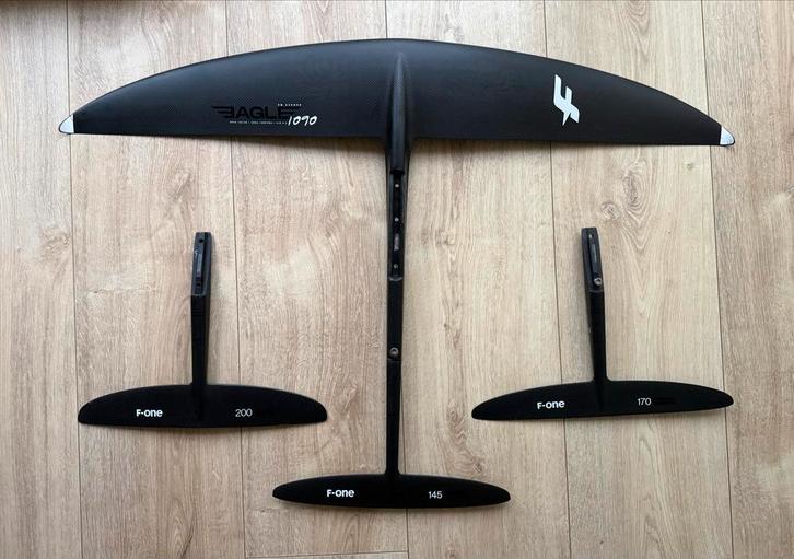 F-one foil Eagle 1090 met verschillende stabs, Watersport en Boten, Golfsurfen, Gebruikt, Overige typen, Met draagtas, Ophalen of Verzenden