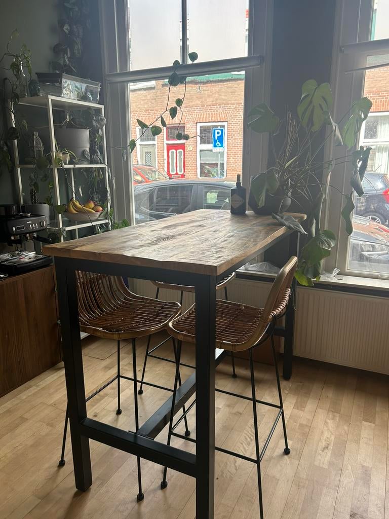 Bartafel van mango hout met stalen onderstel, Huis en Inrichting, Barren, Ophalen, Zo goed als nieuw