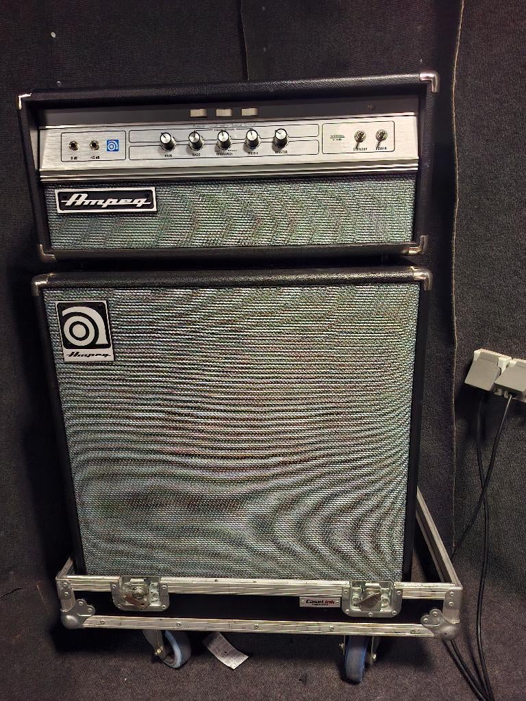 Ampeg v4b en matching 2x12 cabinet, Muziek en Instrumenten, Versterkers | Bas en Gitaar, Ophalen, Gebruikt, Basgitaar, 100 watt of meer