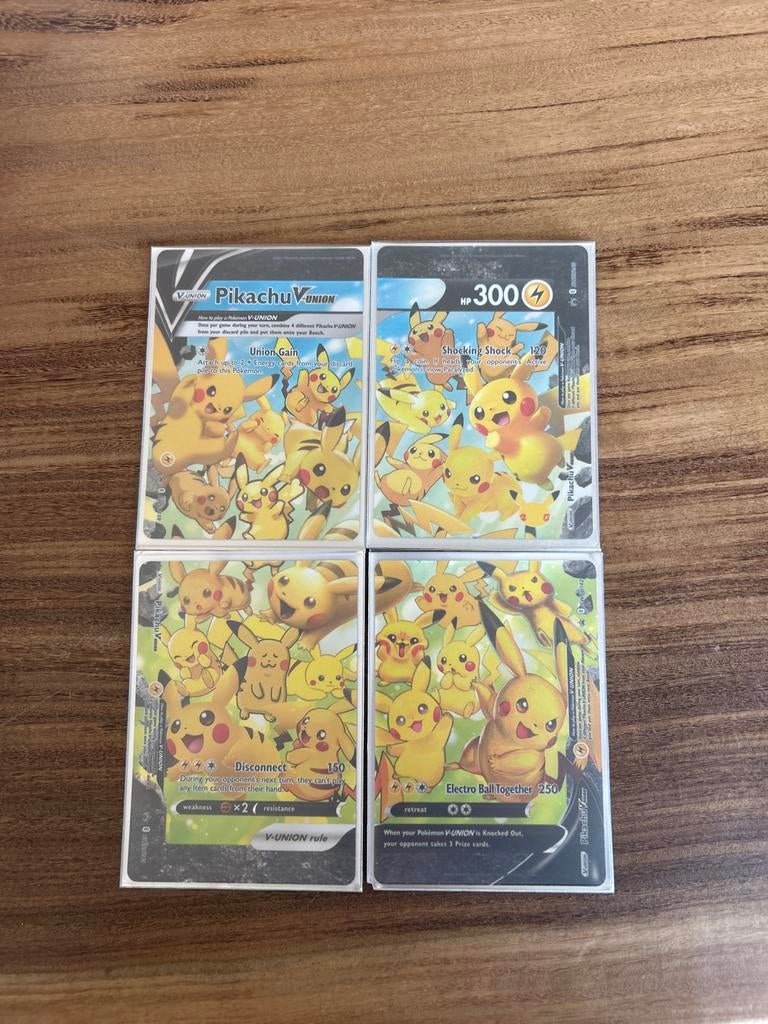 Pikachu V-UNION Pokémon kaartenset, Ophalen of Verzenden, Gebruikt, Meerdere kaarten