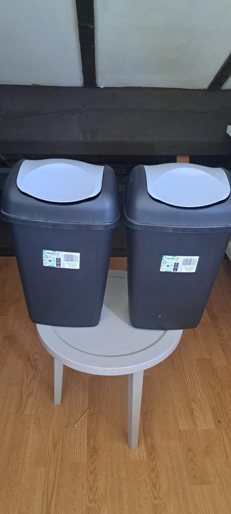 2 grijze prullenbakken tontarelli, Huis en Inrichting, Kunststof, Ophalen of Verzenden, Zo goed als nieuw, Minder dan 50 cm