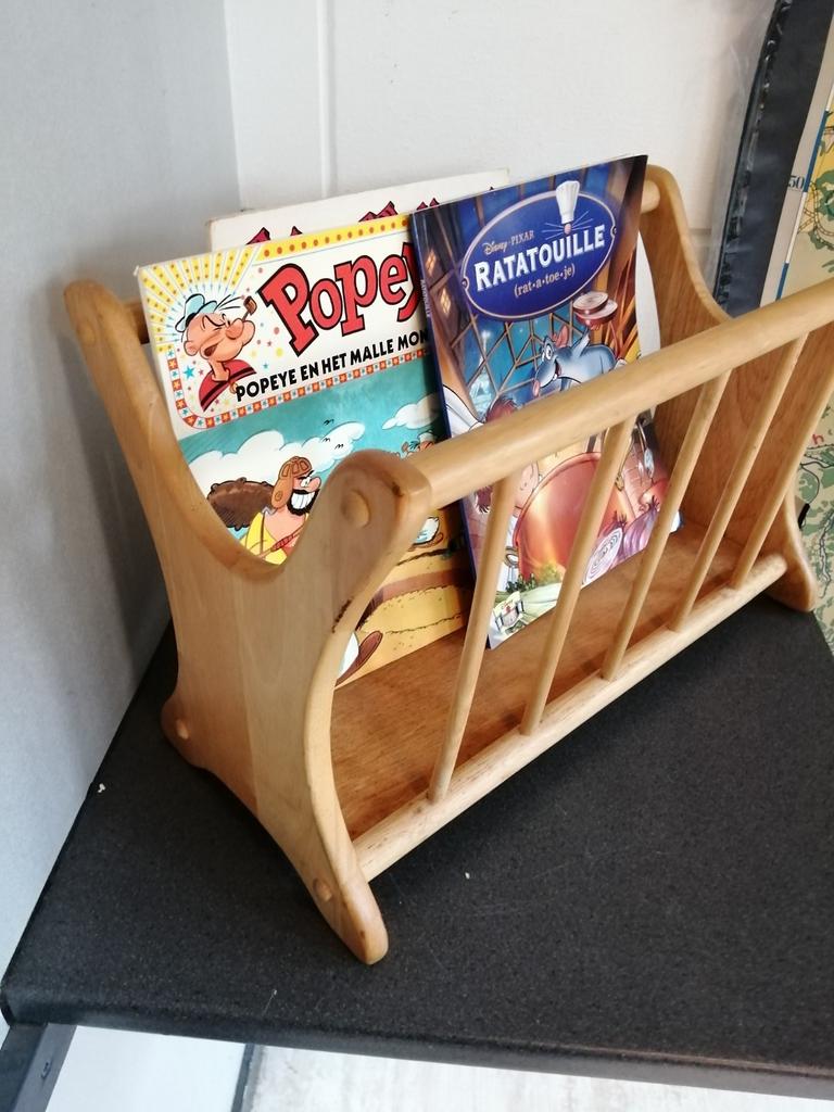 Vintage jaren 60 deense lektuur rek bak 46x24x30 cm topstaat, Antiek en Kunst, Curiosa en Brocante, Ophalen of Verzenden