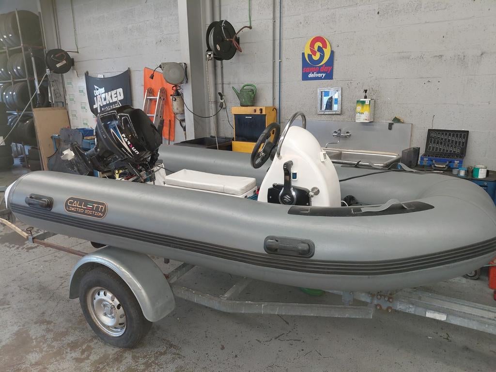 RIB met stuurconsole,  4-takt 9.8 pk motor en trailer, Watersport en Boten, Gebruikt, Benzine, Minder dan 70 pk, Overige materialen