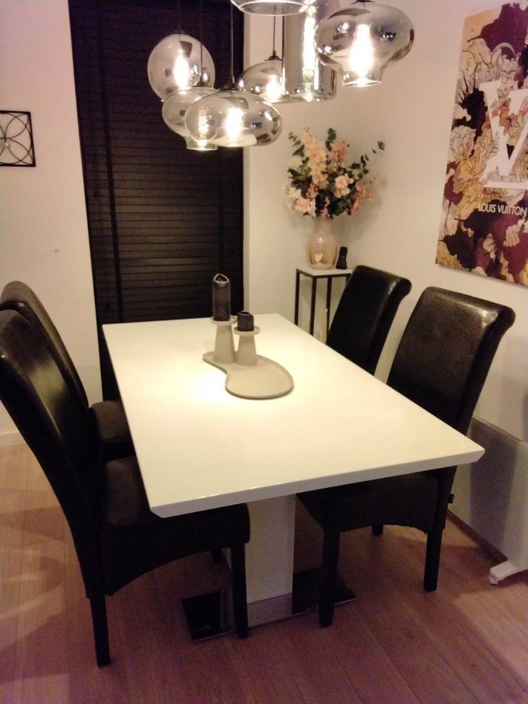 Eethoek te koop met 4 nieuwe stoelen, Ophalen of Verzenden, Zo goed als nieuw, 4 tot 6 stoelen