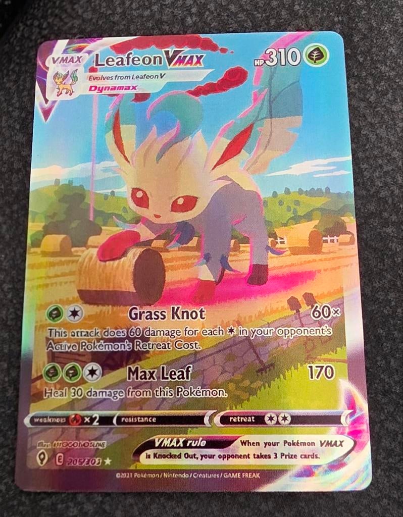 Pokemon kaart Leafeon VMax 205/203, Verzenden, Zo goed als nieuw, Losse kaart, Foil