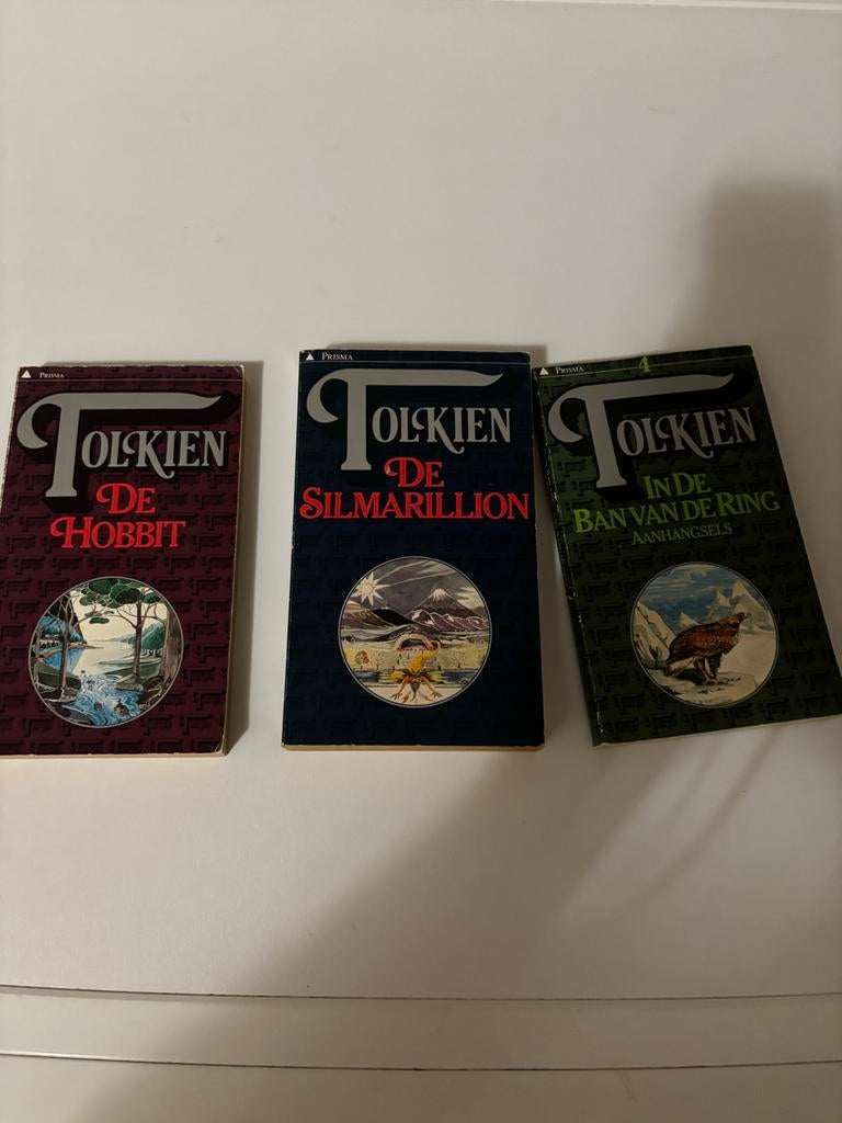 Tolkien Paperback Set: De Hobbit, De Silmarillion, In de Ban, Boeken, Ophalen of Verzenden, Gelezen