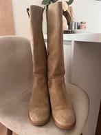 Beige suède laars maat 39 z.g.a.n., Hoge laarzen, Beige, Ophalen of Verzenden, Zo goed als nieuw
