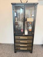 Metalen vitrinekast met laden, Ophalen, 100 tot 150 cm, 50 tot 100 cm, Zo goed als nieuw