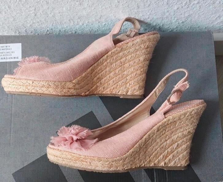Roze Sleehakken | Maat 36 | Met Riet | Bloem & Verstelbaar, Kleding | Dames, Schoenen, Ophalen of Verzenden, Zo goed als nieuw