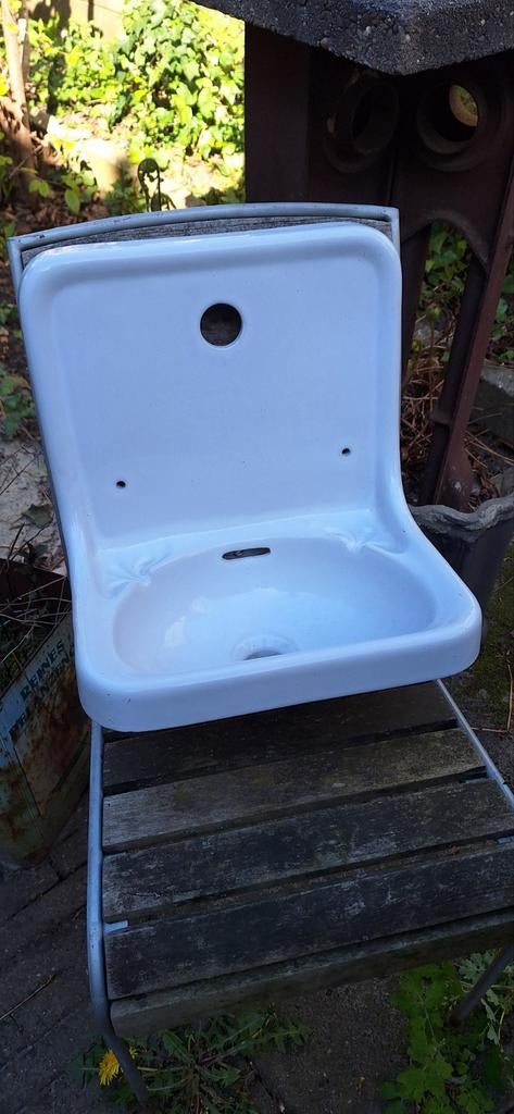 Vintage Witte Wastafel - Ideaal voor Badkamer/Toilet, Ophalen of Verzenden, Steen, Wastafel