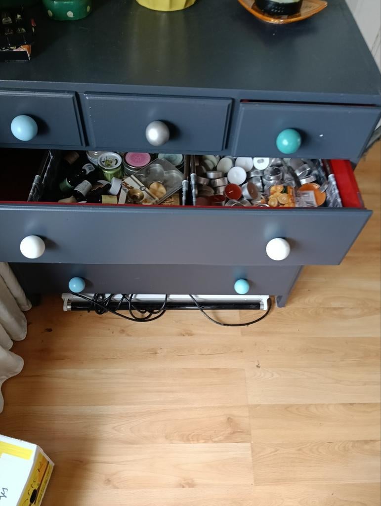 Leuk kastje met lades, Ophalen, Minder dan 50 cm, Gebruikt, 5 laden of meer