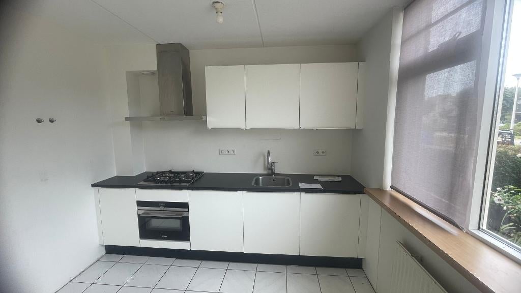 Bruynzeel keuken zes jaar oud met Siemens apparatuur, Huis en Inrichting, Keuken | Complete keukens, Ophalen, Wit, Enkelwandige keuken