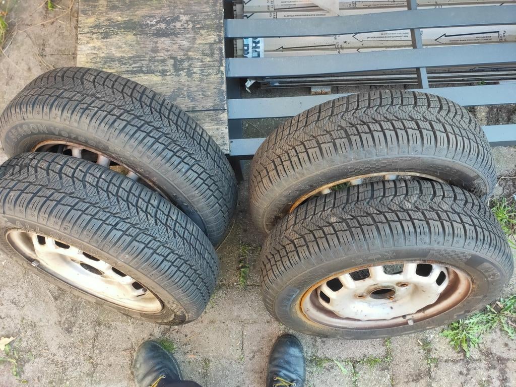 Nieuwe All season banden 155/70R13 75T, Auto-onderdelen, Banden en Velgen, Ophalen, 155 mm, 13 inch, Banden en Velgen