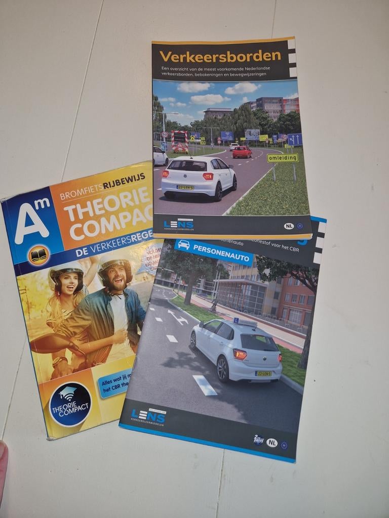 Theorieboeken Auto, Scooter en Verkeersborden (LENS), Ophalen of Verzenden