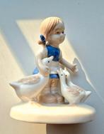 Porceleinen beeldje 'meisje met ganzen', Verzamelen, Ophalen of Verzenden, Zo goed als nieuw, Mens