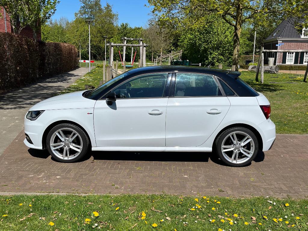 Audi A1 1.0 Tfsi 70KW Sportback 2017 Wit S-edition, Auto's, Audi, Particulier, A1, Airbags, Airconditioning, Automatische klimaatregeling