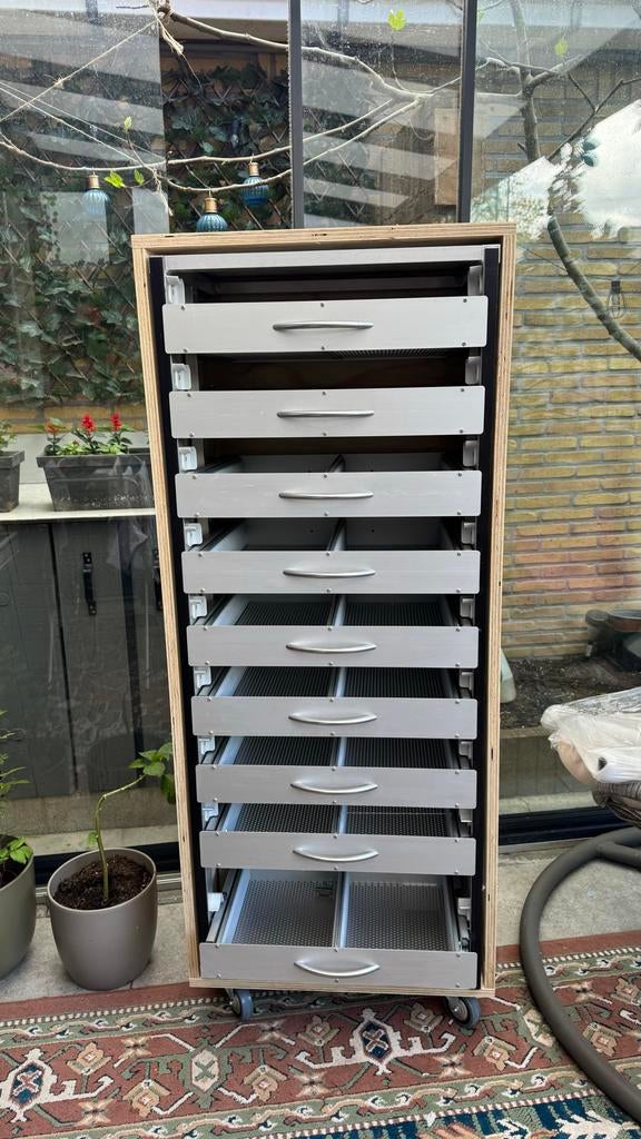 Ladekast met 9 laden van aluminium, Huis en Inrichting, Kasten | Ladekasten, Gebruikt, 5 laden of meer, 100 tot 150 cm, 25 tot 50 cm