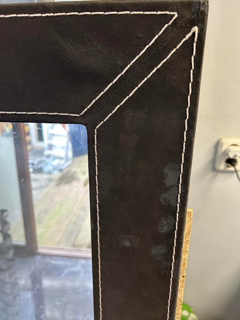 Spiegel met bruin suède/alcantara lijst (140x60 cm), Huis en Inrichting, Woonaccessoires | Spiegels, Ophalen, Gebruikt, 100 tot 150 cm