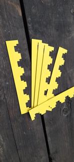 Afstandstrips voor spaarkast, Bijen