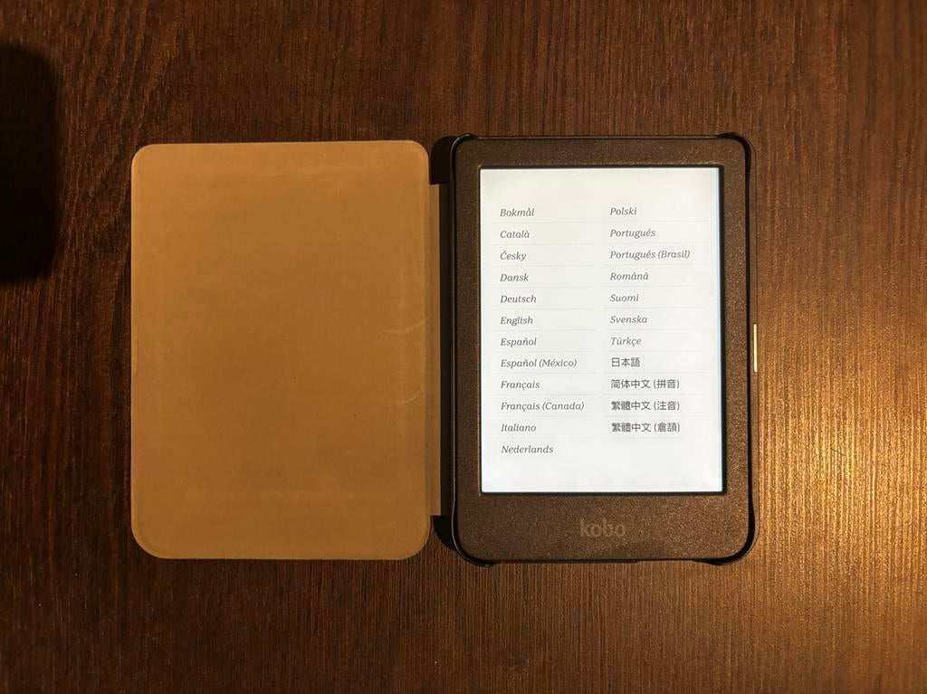 Kobo Clara BW + Sleepcase, Computers en Software, E-readers, Zo goed als nieuw, Ophalen of Verzenden
