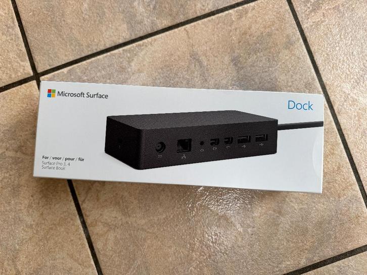 Microsoft Surface Dock, Computers en Software, Dockingstations, Gebruikt, Docking station, Laptop, Tablet, Ophalen of Verzenden