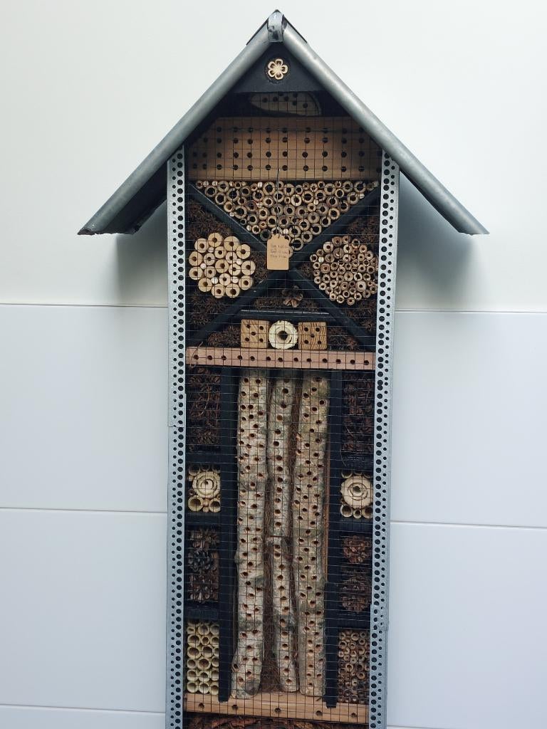 Groot, 148cm hoog, vrijstaand insectenhotel 148x51x21, Tuin en Terras, Tuinwanddecoratie, Ophalen, Zo goed als nieuw