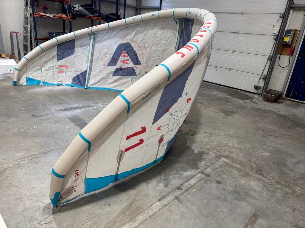 Duotone Evo 11m 2022, Watersport en Boten, Kitesurfen, Gebruikt, Geen board, Kite, 11 m²