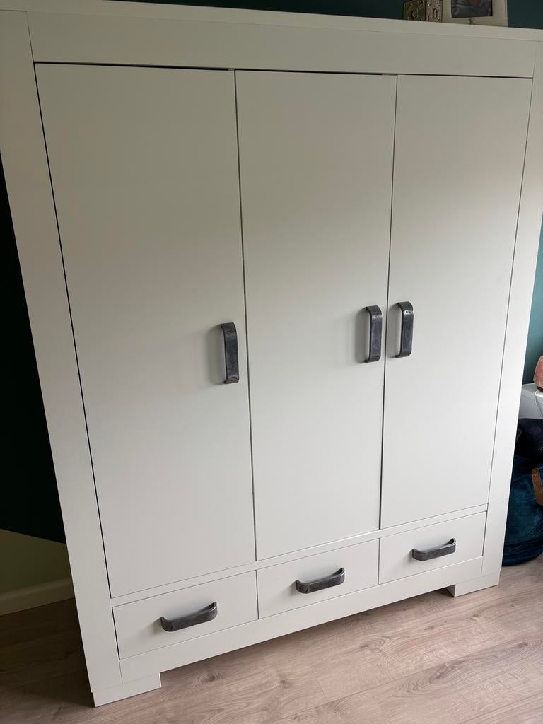 Set kidsmill 2018 Lodge. Commode+Plank, ledikant, klerenkast, Huis en Inrichting, 150 tot 200 cm, Zo goed als nieuw, 150 tot 200 cm