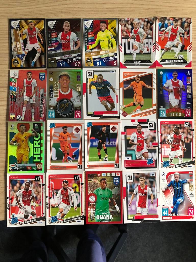 Grote collectie Ajax kaarten Panini & Topps, Verzamelen, Ophalen of Verzenden, Zo goed als nieuw, Spelerskaart