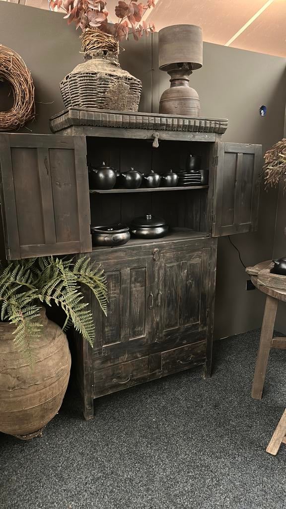 Unieke oude kast uit india, Ophalen