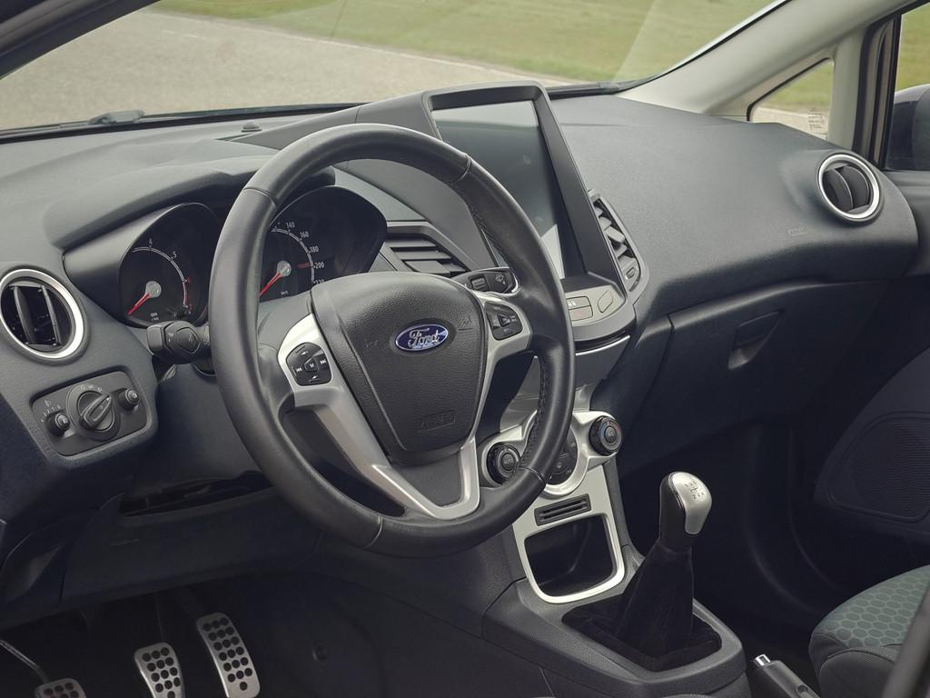 Ford Fiesta 1.6 Sport (bj 2009), Gebruikt, 31 €/maand, 4 cilinders, Zwart