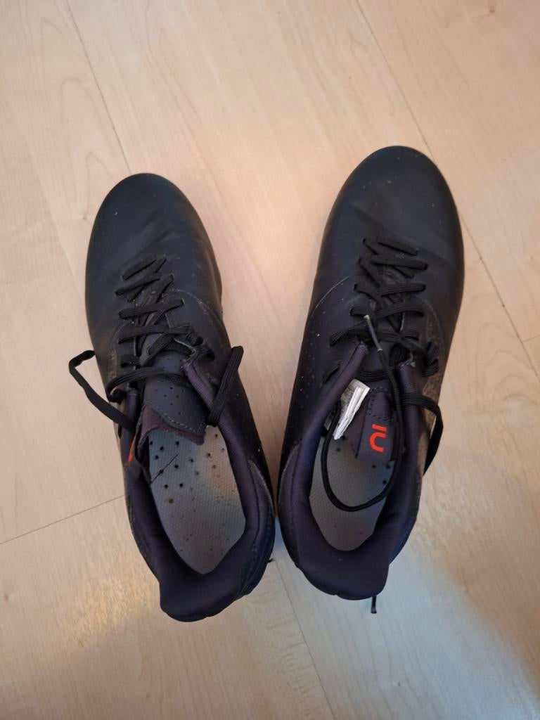 Kipsta voetbalschoenen maat 41, Ophalen of Verzenden