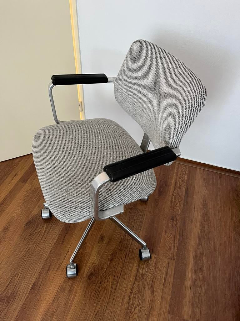 Bureaustoel kleur grijs, Ophalen, Gebruikt, Grijs