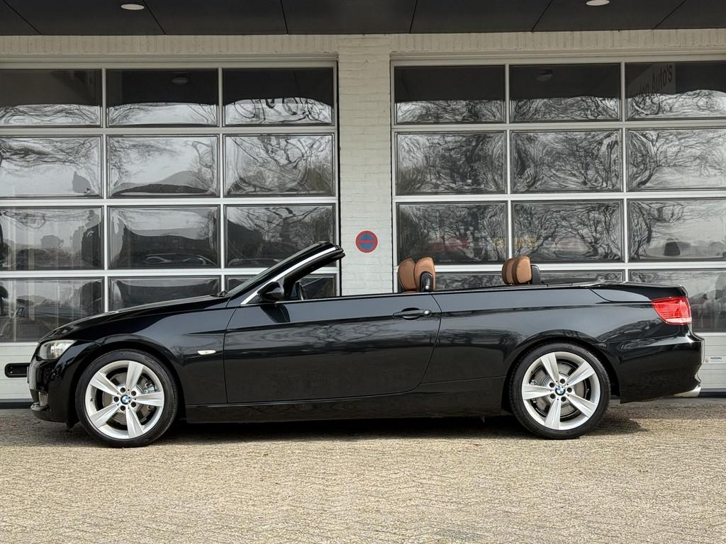 BMW 3-serie Cabrio 325d High Executive | ELEKTR. STOELEN MEM, Auto's, Automaat, Achterwielaandrijving, Beige, Cabriolet