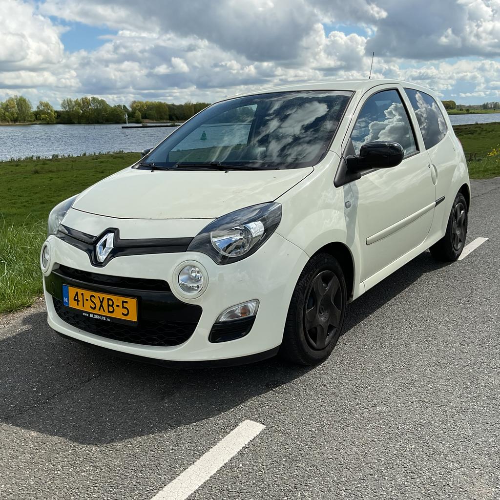 Twingo 1.2  132500 km apk tot mei 2027, Auto's, Renault, Voorwielaandrijving, 4 cilinders, Geel, Handgeschakeld