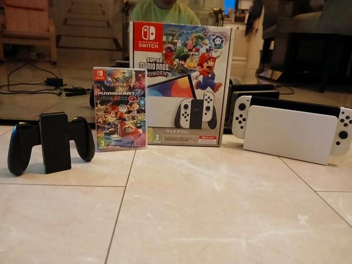 Nintendo switch oled wit, Spelcomputers en Games, Spelcomputers | Nintendo Switch, Zo goed als nieuw, Switch OLED, Met 2 controllers