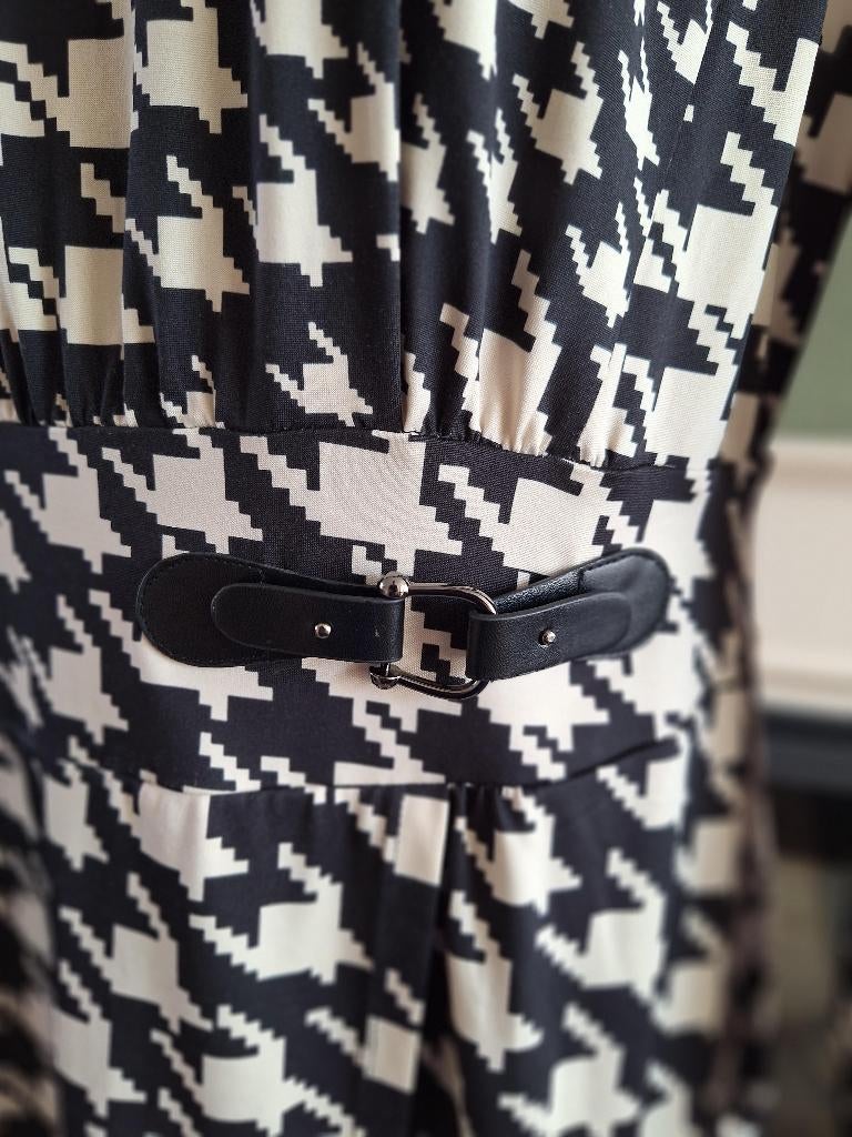 K-Design K Design crème zwart riem jurk M 38, Kleding | Dames, Maat 38/40 (M), K-design, Verzenden, Zwart