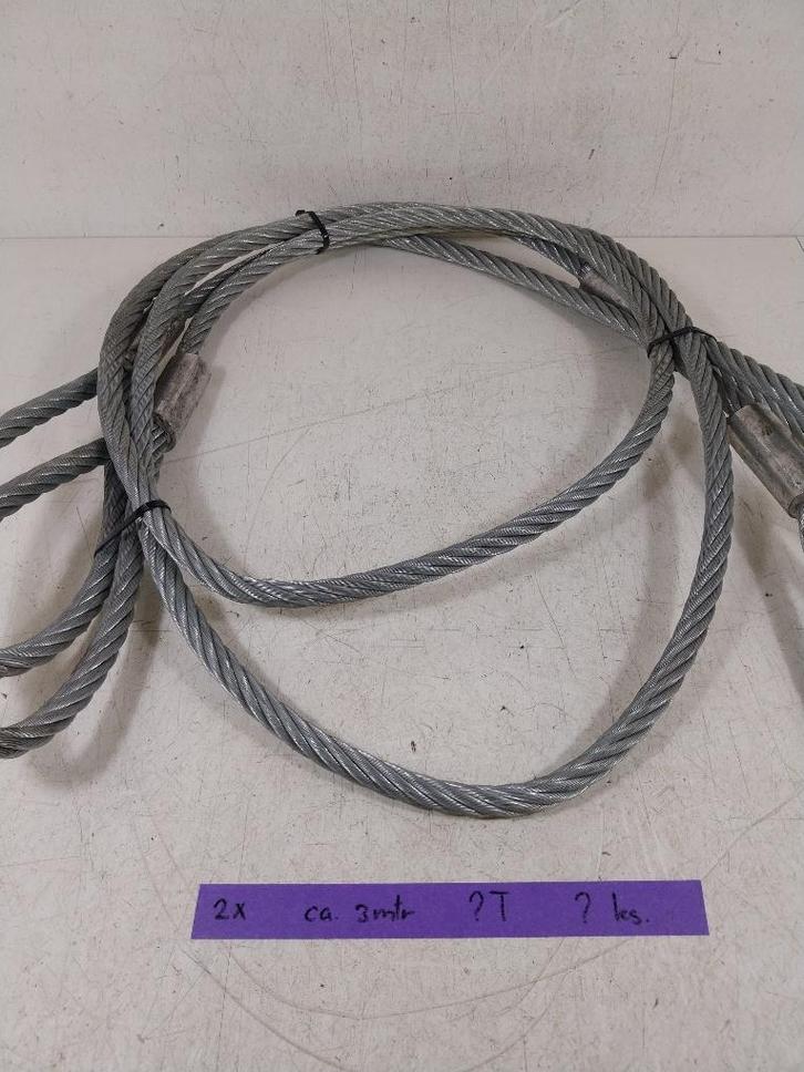 2 stk. staalkabel lengte ca. 3 meter belasting onbekend., Doe-het-zelf en Verbouw, Gereedschap | Machine-onderdelen en Toebehoren