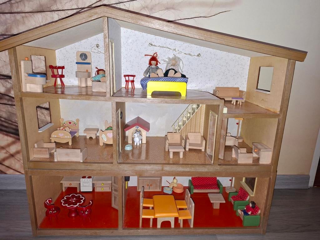 Poppenhuis om zelf te pimpen met meubels en poppen, Ophalen, Poppenhuis