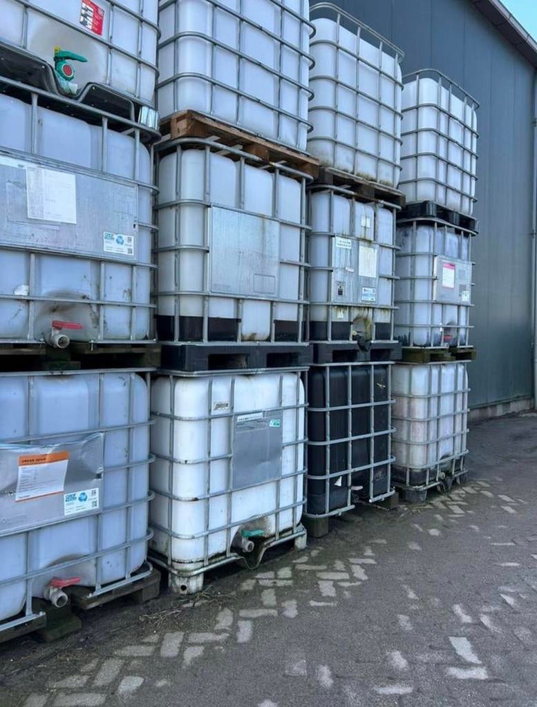 Ibc 1000L vaten, Tuin en Terras, Regentonnen, 150 liter of meer, Ophalen, Zo goed als nieuw