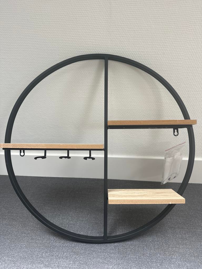 Rond wandrek met houten plankjes en haken, Ophalen, Nieuw