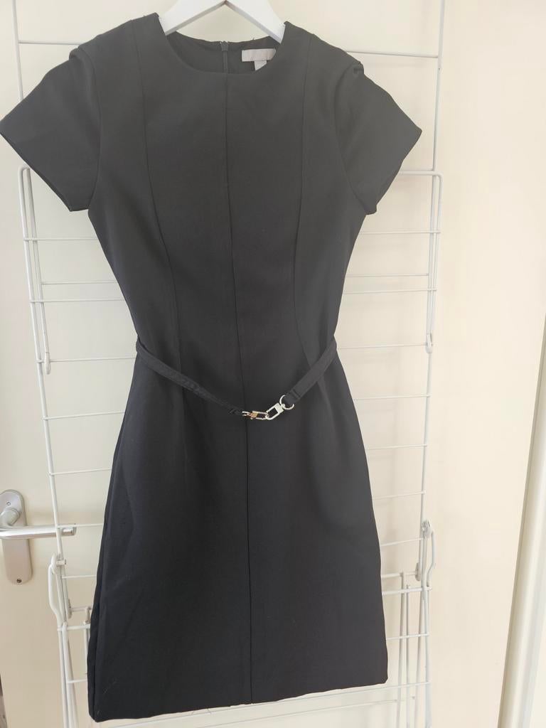 H&M jurk, Zwart, Ophalen of Verzenden, Zo goed als nieuw, Knielengte