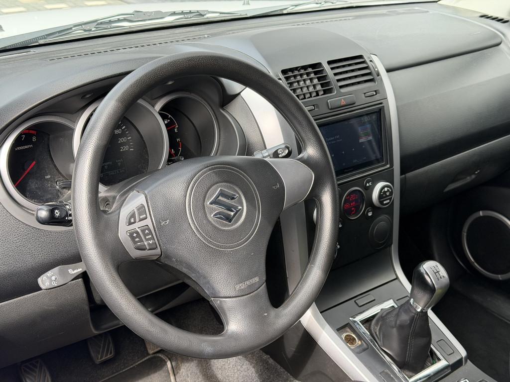 Suzuki Grand Vitara 2.4 Exclusive | Nieuwe apk | Trekhaak |, Euro 5, Stof, Gebruikt, Zwart