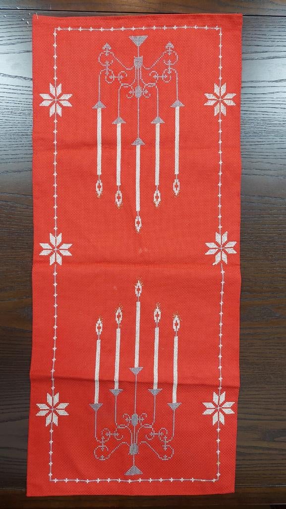 Geborduurde tafelloper, met kandelaar en kaarsen kerst, Ophalen of Verzenden, Rechthoek