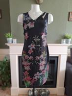 Eroke zwarte met schouder detail jurk IT 42 NL 38, Kleding | Dames, Maat 38/40 (M), Verzenden, Zwart, Zo goed als nieuw