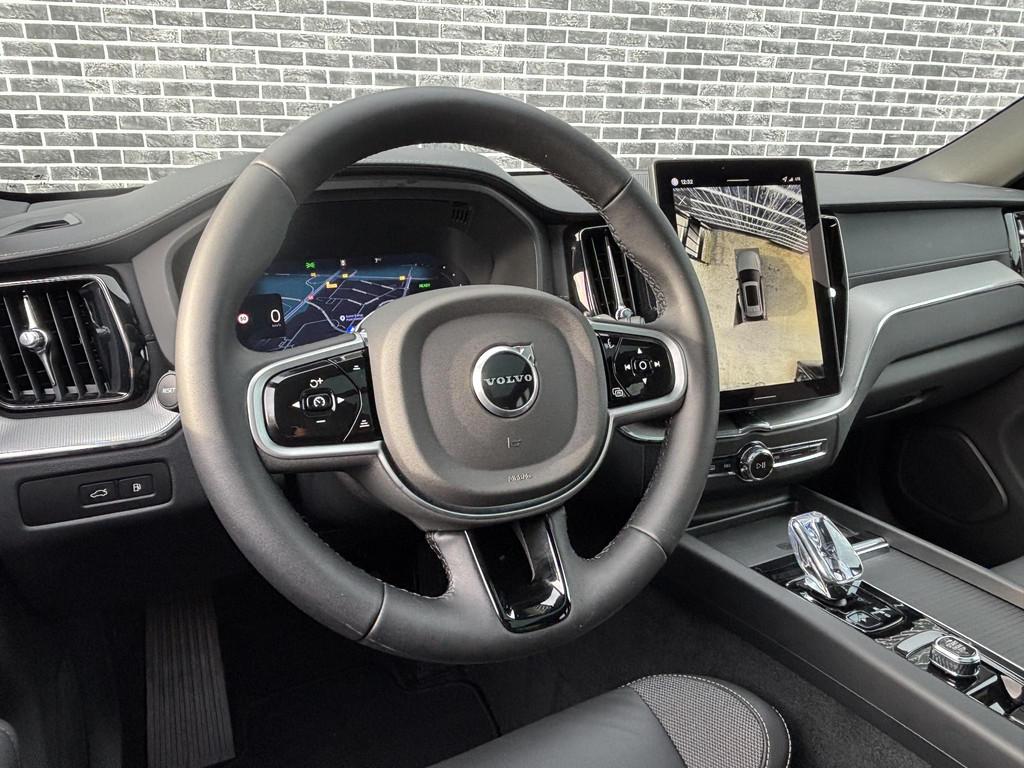 Volvo XC60 Plug-in Hybrid T6 AWD Ultra Black Edition | Nieuw, Auto's, Volvo, Automaat, 12 maanden, 4 cilinders, Blauw