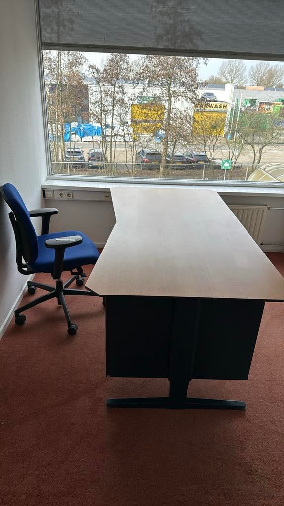 Kantoor stoel en tafel., Huis en Inrichting, Bureaus, Ophalen, Gebruikt