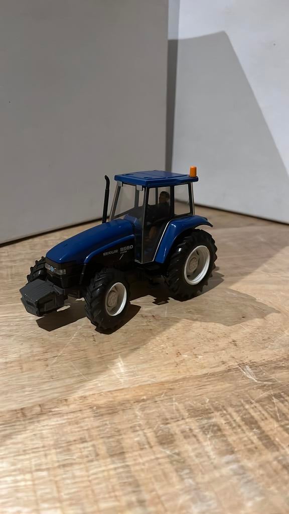 New Holland 8560, Ophalen of Verzenden, Zo goed als nieuw, Tractor of Landbouw, Overige merken