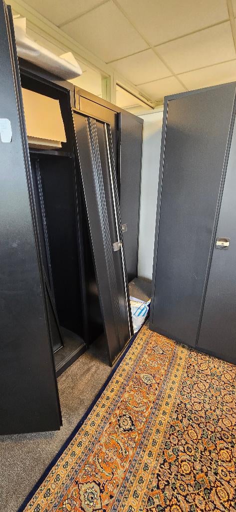 Archief kasten gratis meennem, Huis en Inrichting, Kasten | Roldeurkasten en Archiefkasten, Ophalen, Gebruikt, 100 tot 150 cm
