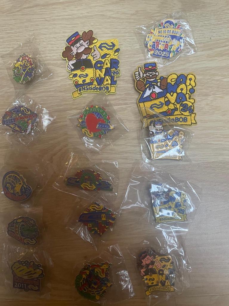 NS Carnaval pins, Verzamelen, Speldjes, Pins en Buttons, Ophalen of Verzenden, Zo goed als nieuw, Transport, Speldje of Pin